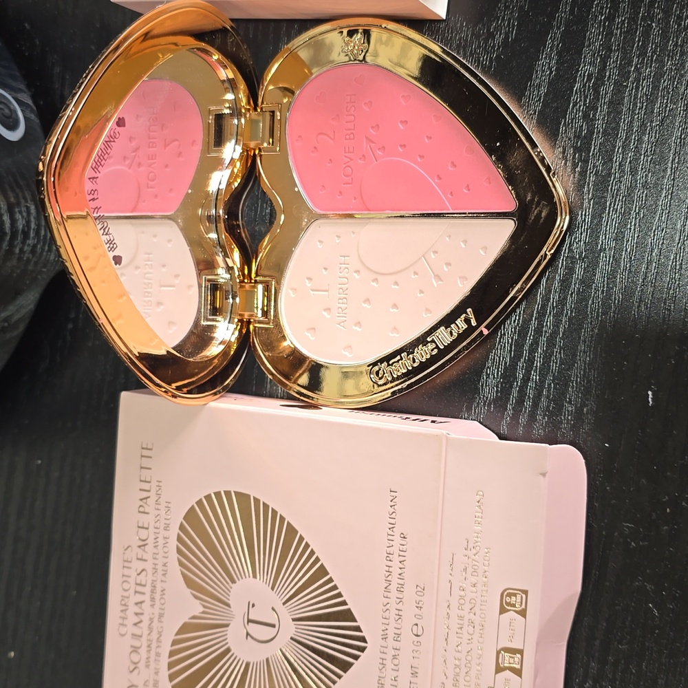 Charlotte Tilbury Gold and Pink Heart Face Palette - Picture 3 of 3